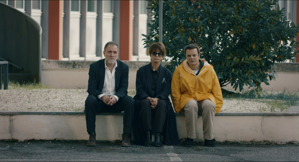Scena dal film Nonostante, di e con Valerio Mastandrea