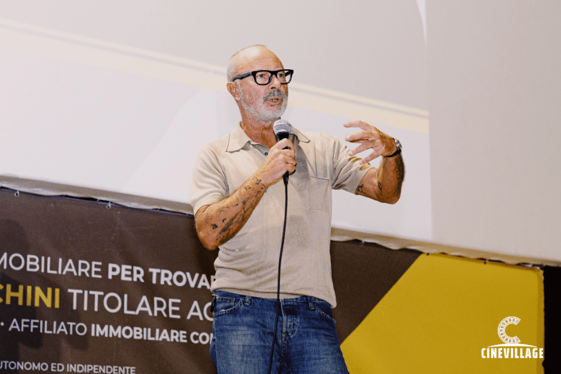 Ivano De Matteo sul palco dell'arena Cinevillage Villa Lazzaroni