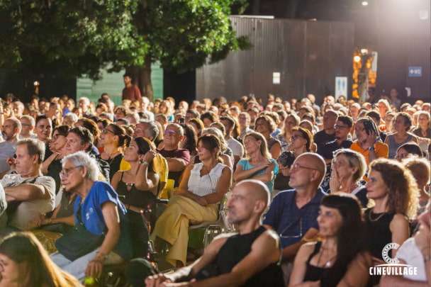 Foto dell'incontro speciale con Valerio Mastandrea a Notti di Cinema a Piazza Vittorio
